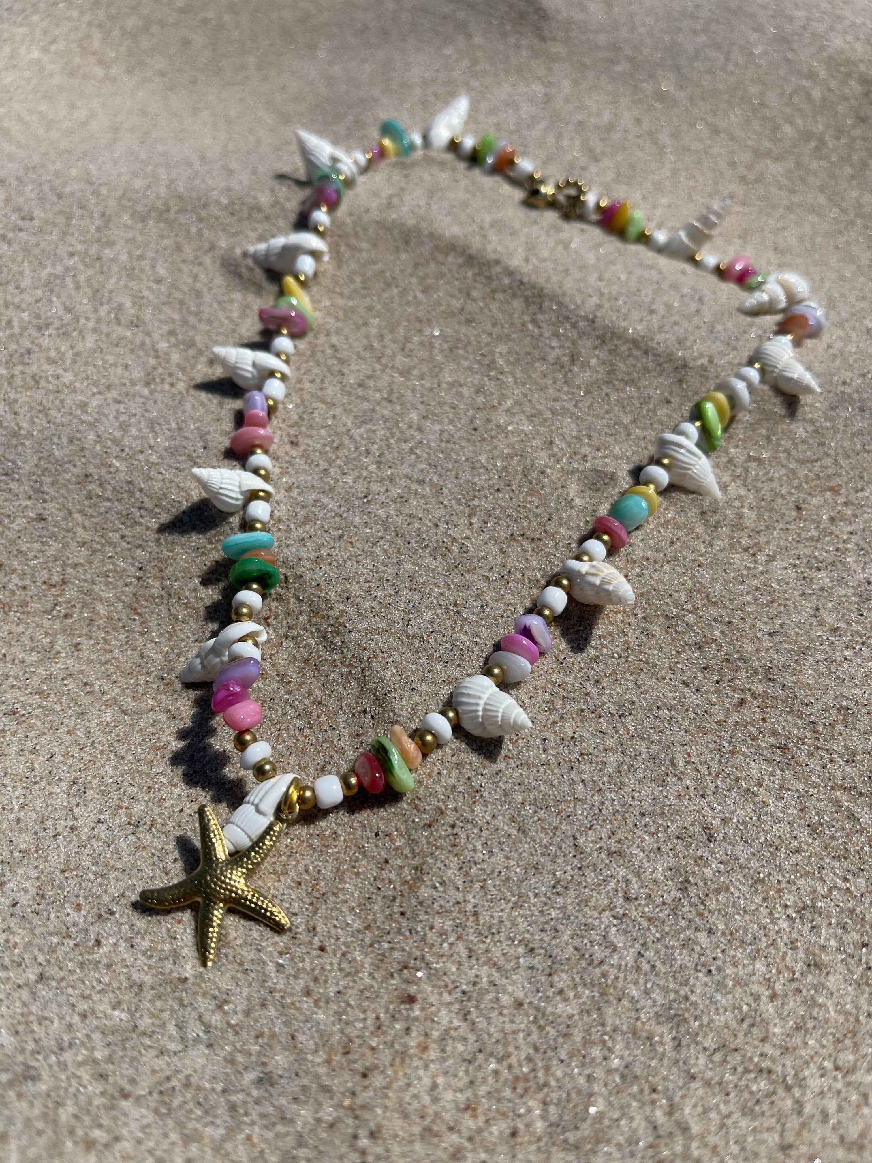 Summer Color Picks: Choosing Jewelry to Match the Season’s Vibe | Styliovai